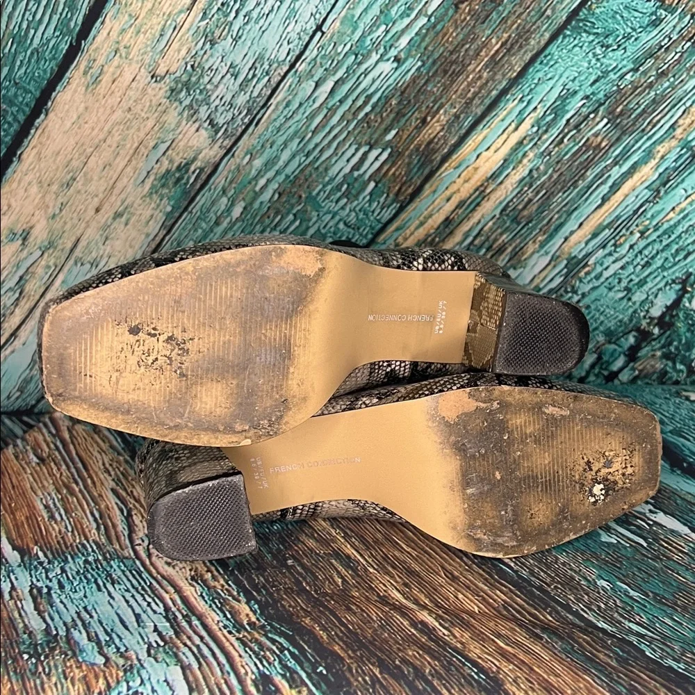 *French Connection Womens Penny Chelsea Boots Snake 8.5 Truffle Leather